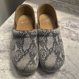 Dansko Snake Print Clogs Gray and Tan size 38